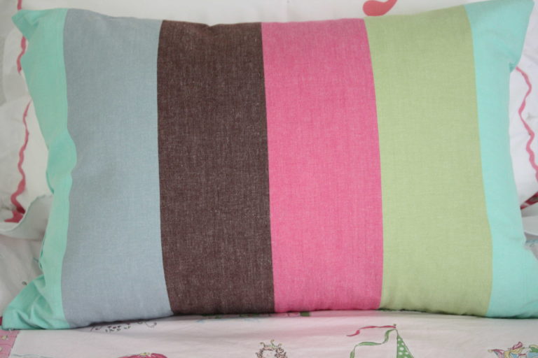 How To Make Your Own Pillows from DISH TOWELS {Part 1}