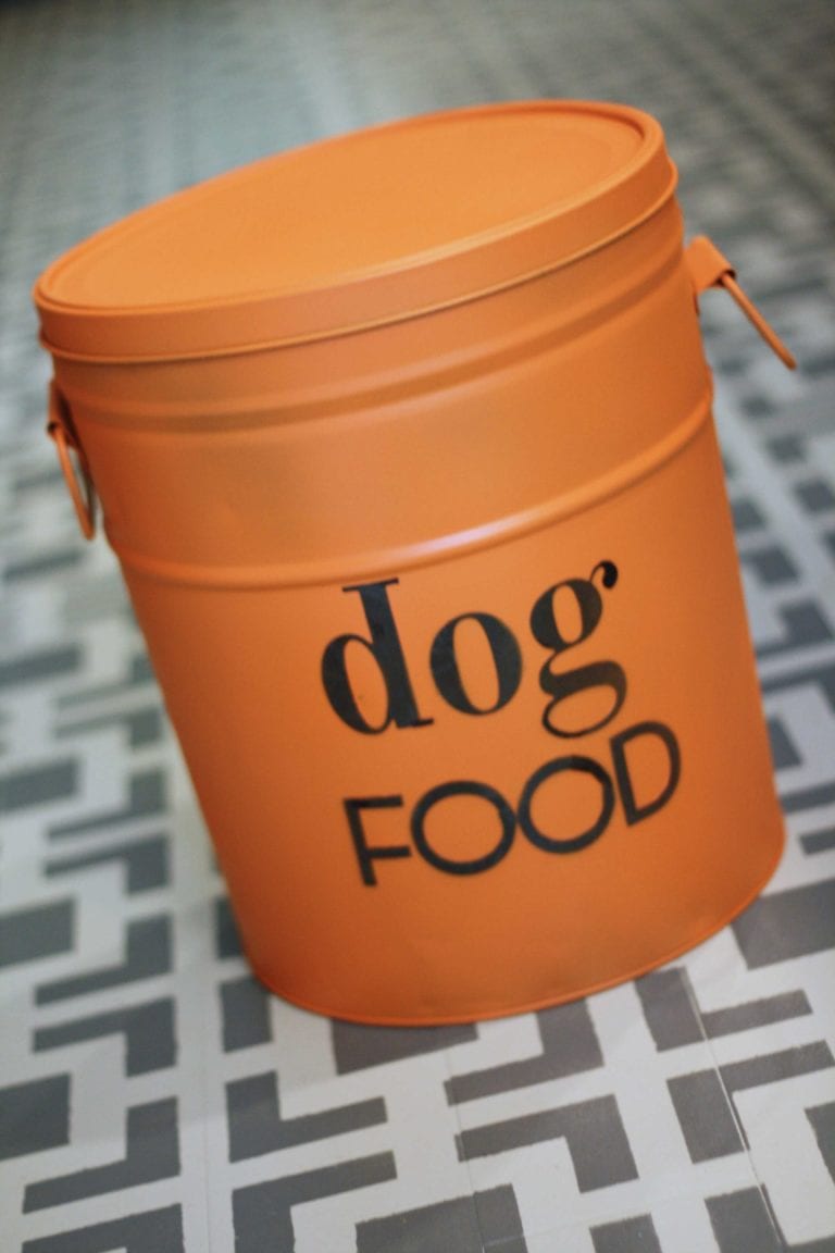 DIY Dog Food Storage Bin {from an old popcorn tin!}