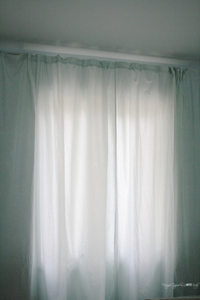 GENIUS! Learn how to make curtains out of sheets! Full tutorial by Designer Trapped in a Lawyer's Body.