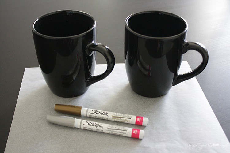AWESOME! Learn how to make sharpie mugs with a chevron pattern. They are easy, affordable and make PERFECT GIFTS! 