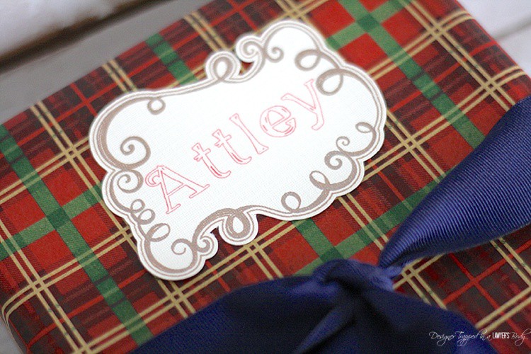 AMAZING! In search of pretty Christmas gift tags? Make your own! Check out this DIY Christmas Tag tutorial by Designer Trapped in a Lawyer's Body!