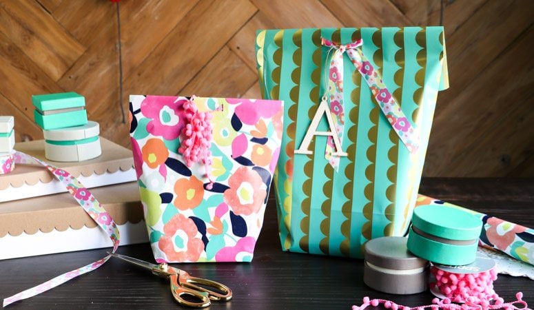 how to make a gift bag from wrapping paper featured