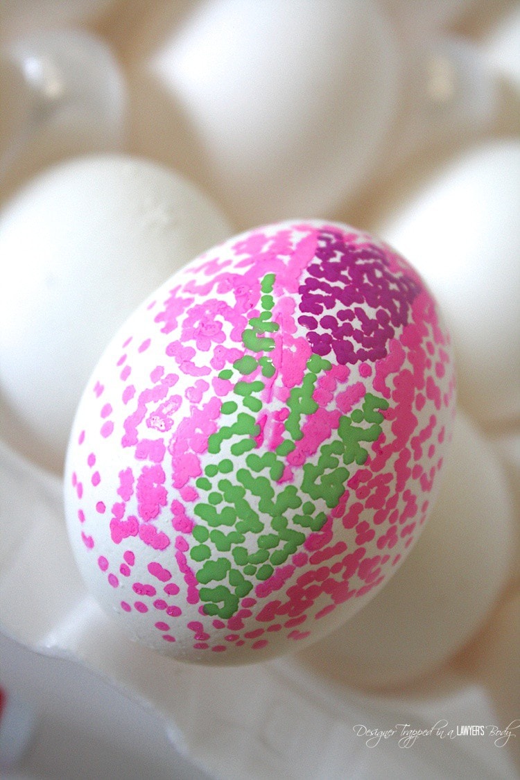 THESE ARE AMAZING! What a new,exciting way to decorate Easter eggs! Check out these easy dotted Sharpie Easter eggs tutorial by Designer Trapped in a Lawyer's Body.