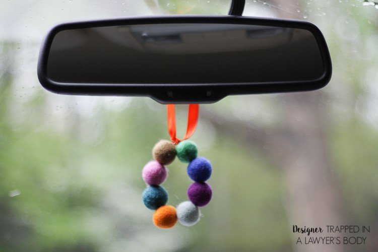 This is BRILLIANT! Make your own DIY car air freshener that is all natural! Full tutorial by Designer Trapped in a Lawyer's Body!