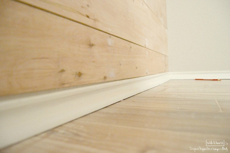 DIY Wood Plank Accent Wall--USING PLYWOOD! -- USING PLYWOOD!