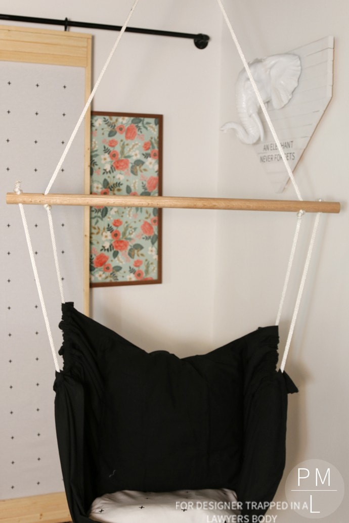 GENIUS!!! This DIY hammock chair is such a fun, easy, and inexpensive addition to any room in need of a little extra relaxation! |Petite Modern Life for Designer Trapped in a Lawyer's Body.