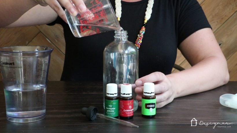 Do DEET based bug sprays scare you?! Me too! You can make DIY bug spray at home! This natural bug spray is easy to make and costs less than store-bought bug spray. This is the most straight-forward DIY bug spray recipe I have found.