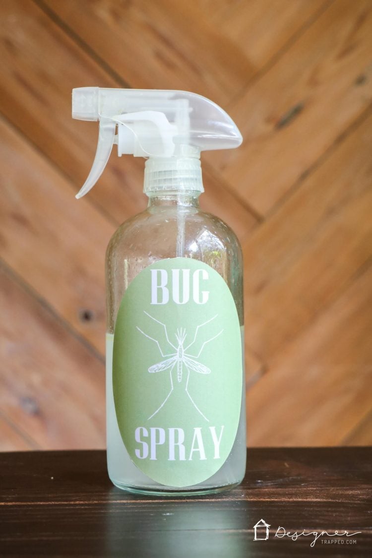 Do DEET based bug sprays scare you?! Me too! You can make DIY bug spray at home! This natural bug spray is easy to make and costs less than store-bought bug spray. This is the most straight-forward DIY bug spray recipe I have found.