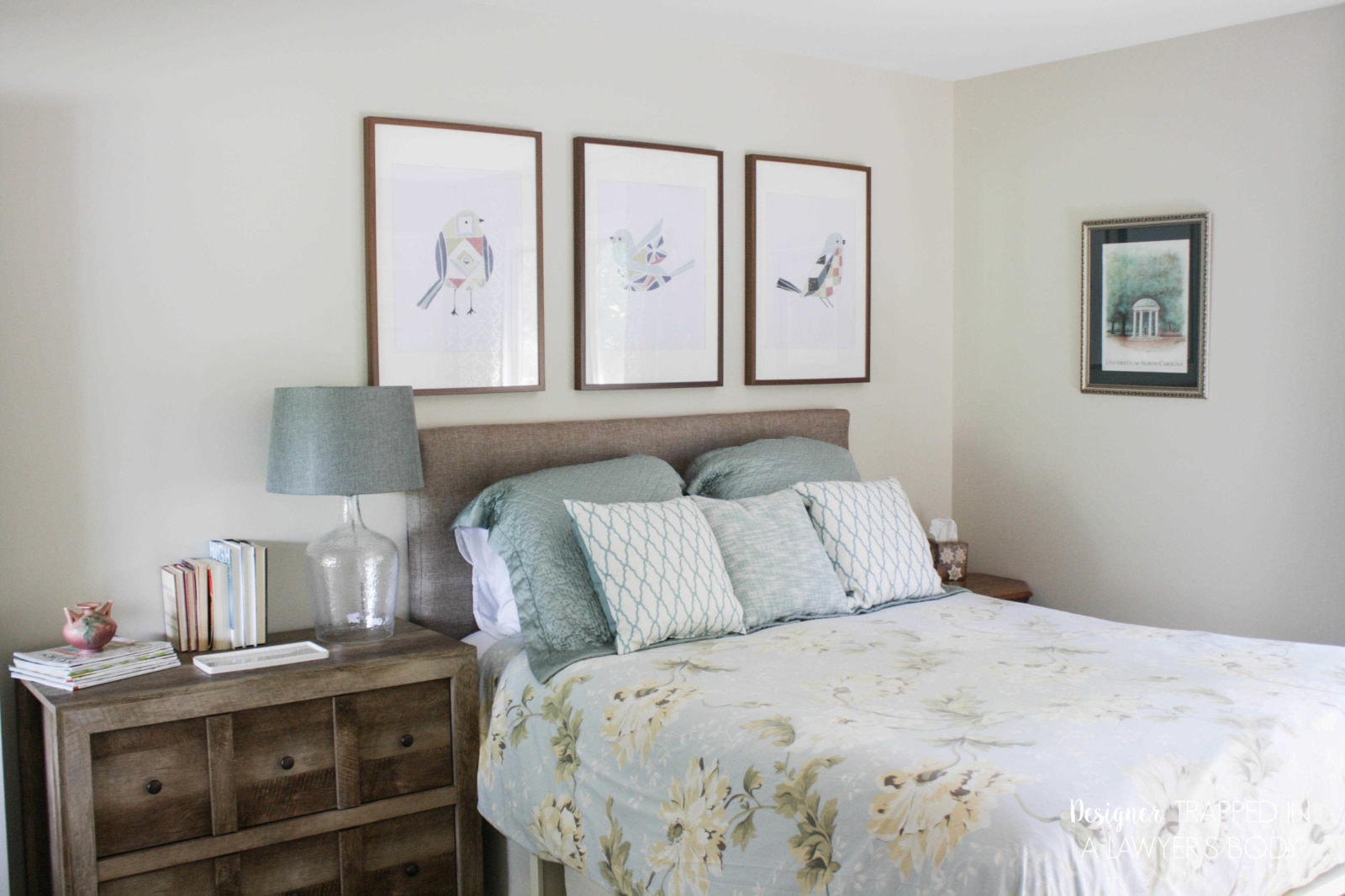 Wow! This blog is full of awesome DIY home decor ideas, like this quick and easy guest room makeover that was done in 1 day and on a budget! Full details at Designer Trapped in a Lawyer's Body.
