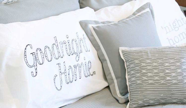 Diy Personalized Pillow Cases The Easy Way Designer Trapped