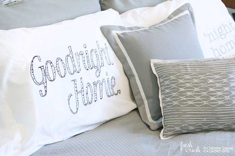 This is the most brilliant way to make DIY personalized pillow cases that I have seen! You don't need any fancy or expensive equipment or materials. Full tutorial by Fresh Crush for Designer Trapped in a Lawyer's Body. / designertrapped.com