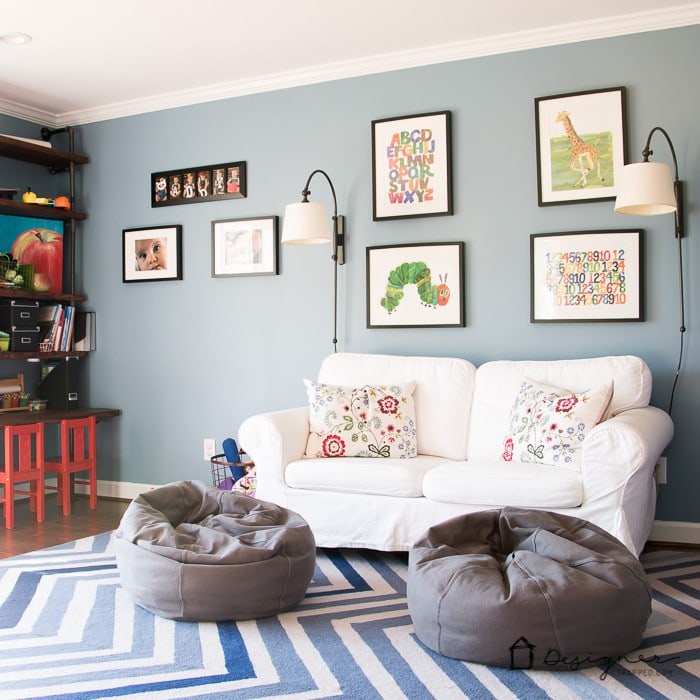 A kids' playroom doesn't have to be overly cutesy. Love the playroom decor ideas this blogger used! 