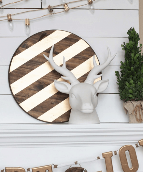 Love these original and creative DIY Christmas room decor ideas! If you need ideas for Christmas room decorations, be sure to check these out--my faves are number 2 and 6!