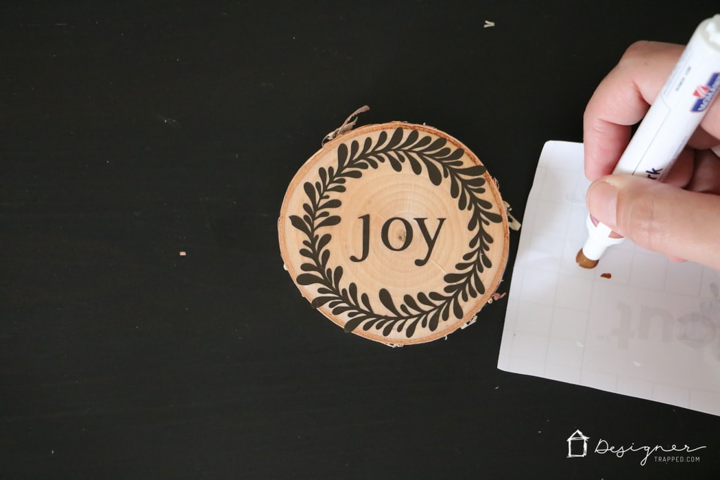 OMG, I love, love, love these DIY wooden ornaments and they look so easy to make! I'm definitely going to make some of these handmade ornaments to give as Christmas gifts this year.