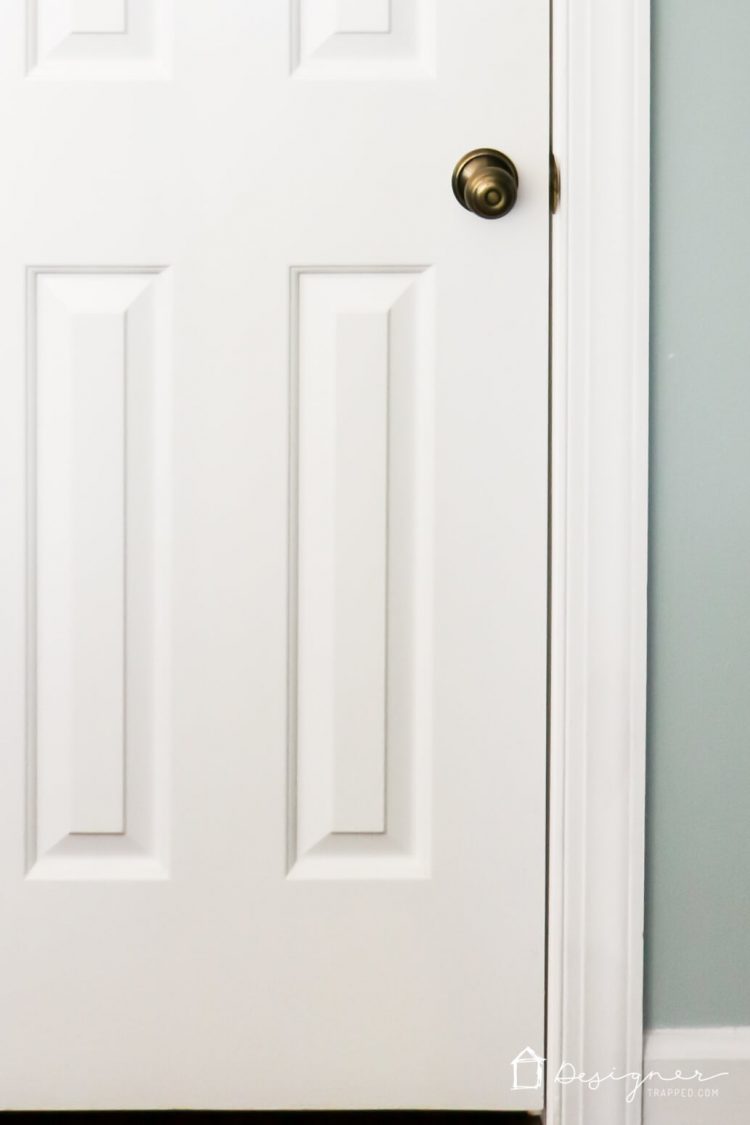 Love the idea of black interior doors for an affordable interior update! All you have to do is paint your doors black and update the hardware. HUGE impact!