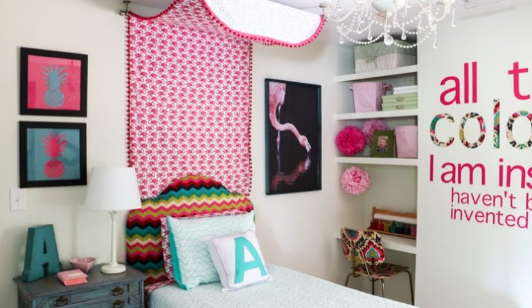 OMG, this DIY bed canopy is amazing! I can't believe this girl's bed canopy is made from flat sheets. It looks so easy to make! I can't wait to try it!