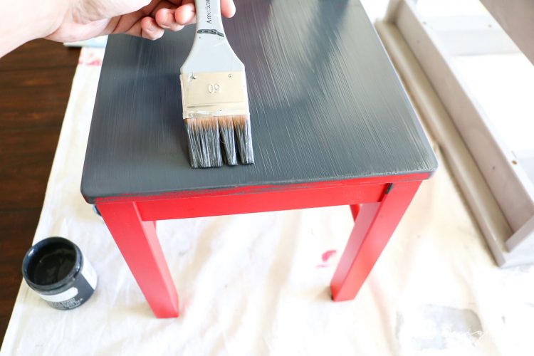 An Ikea kid's table and chairs can look super stylish with just a little bit of work. This Ikea kid's table and chairs makeover is so easy and gorgeous! Click for the full tutorial with step-by-step photos.