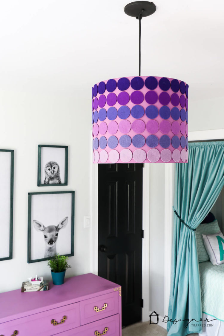 When you can't find the perfect lampshade for your decor, make one yourself! This easy DIY lampshade could be made with any shapes or colors. 