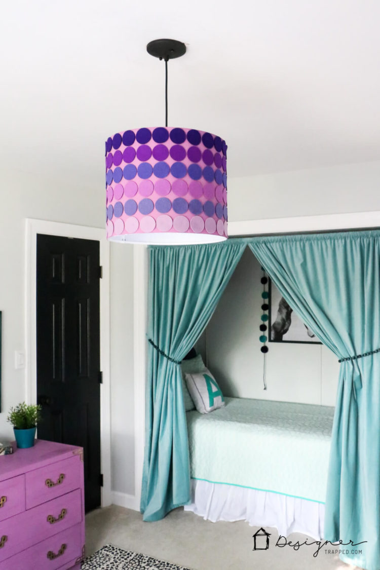 When you can't find the perfect lampshade for your decor, make one yourself! This easy DIY lampshade could be made with any shapes or colors.