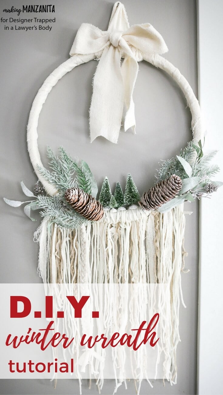 DiY Winter Wreath Using Yarn