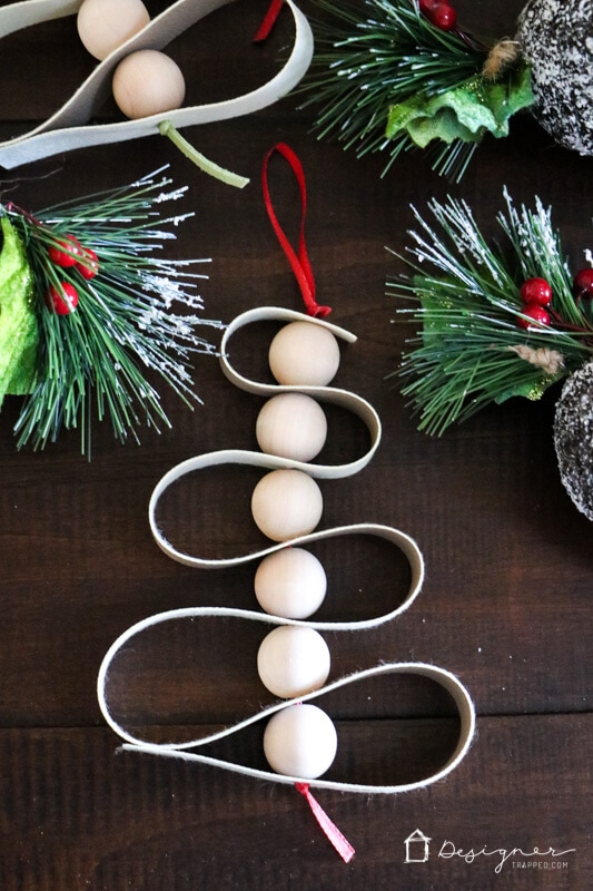 Keep your Christmas tree simple this year with these DIY wooden bead  garlands and clay ornam…