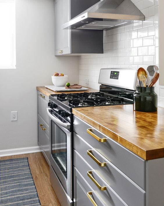 Looking for DIY kitchen makeover ideas? These 10 amazing renovations will blow your mind and have you planning your new kitchen! 