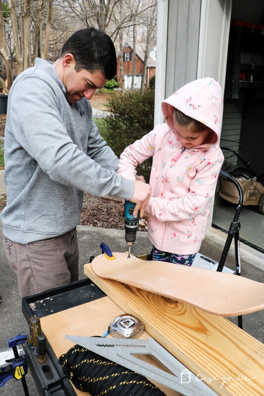 This DIY swing is a perfect addition to any back yard. It's easy to make and can be used as a standing swing or a sitting swing. All you need is a tree to attach it to! Make one for your kids with this easy tutorial.