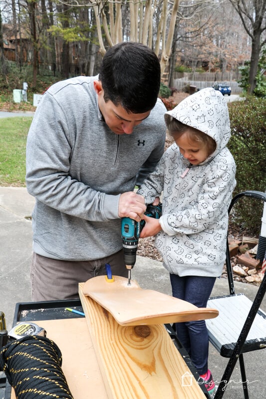 This DIY swing is a perfect addition to any back yard. It's easy to make and can be used as a standing swing or a sitting swing. All you need is a tree to attach it to! Make one for your kids with this easy tutorial.