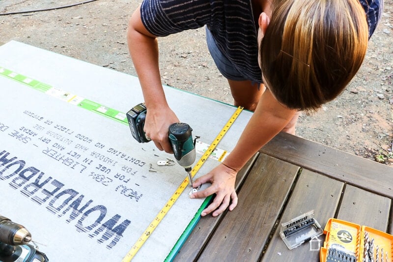 If you have ever wondered how to make a chalkboard to enjoy outside, you are in luck! This tutorial will show you exactly how to make a cute and durable DIY outdoor chalkboard!