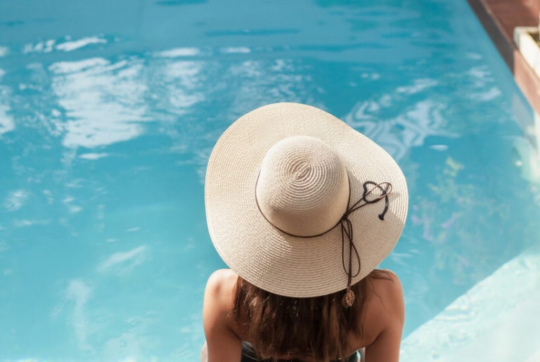 Pool Bag Essentials- Everything You Need to Enjoy the Pool This Summer