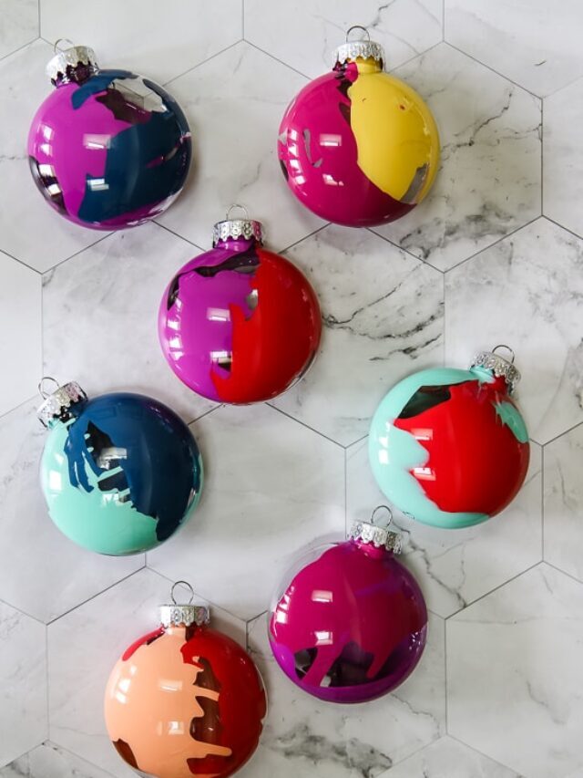 Easy D.I.Y. Christmas Ornaments