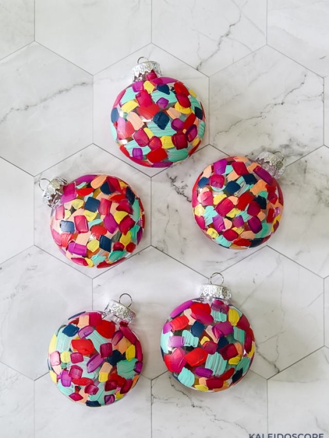 DIY Hand-Painted Christmas Ornaments