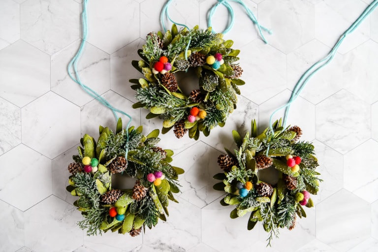 The Cutest Mini Wreaths for Christmas