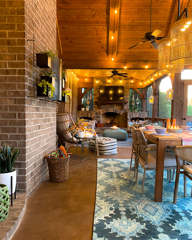 screened-in-porch ideas for lighting