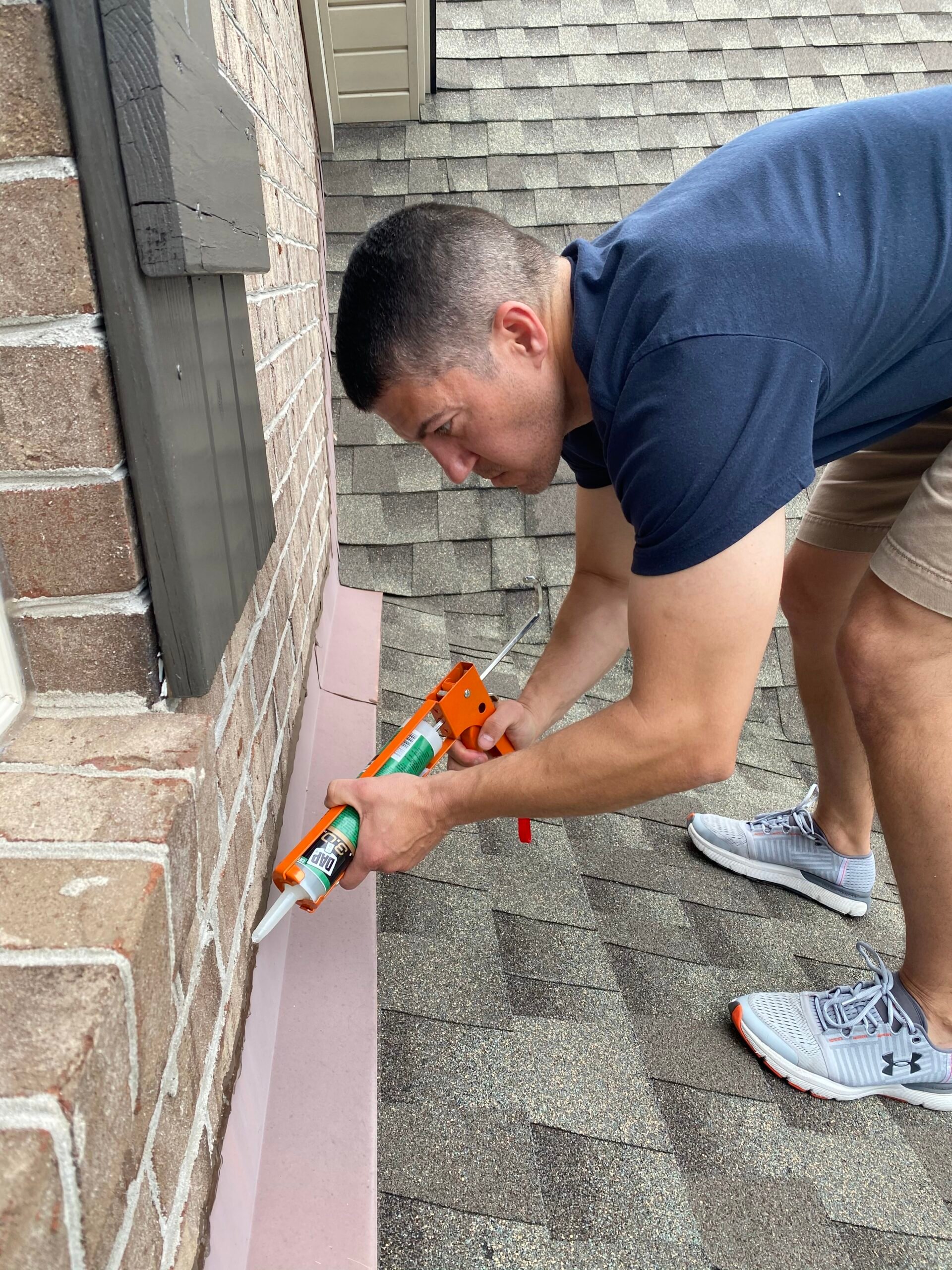 How to Inspect and Caulk Flashing