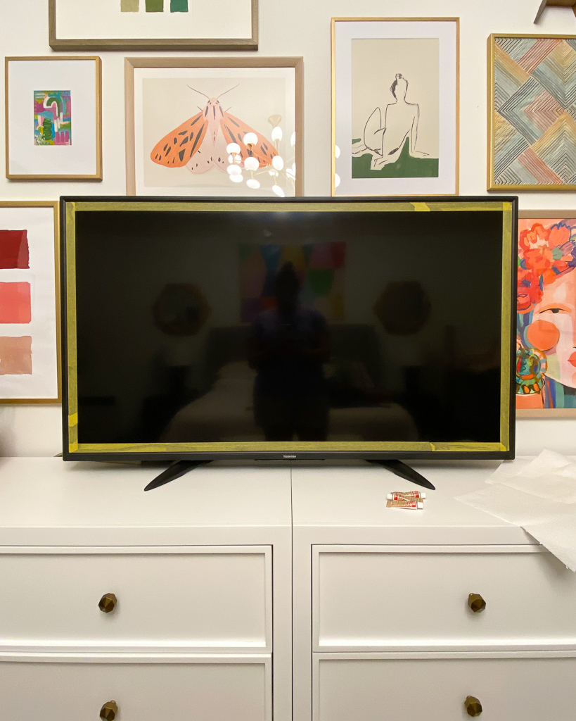 how to create a gold frame for a TV