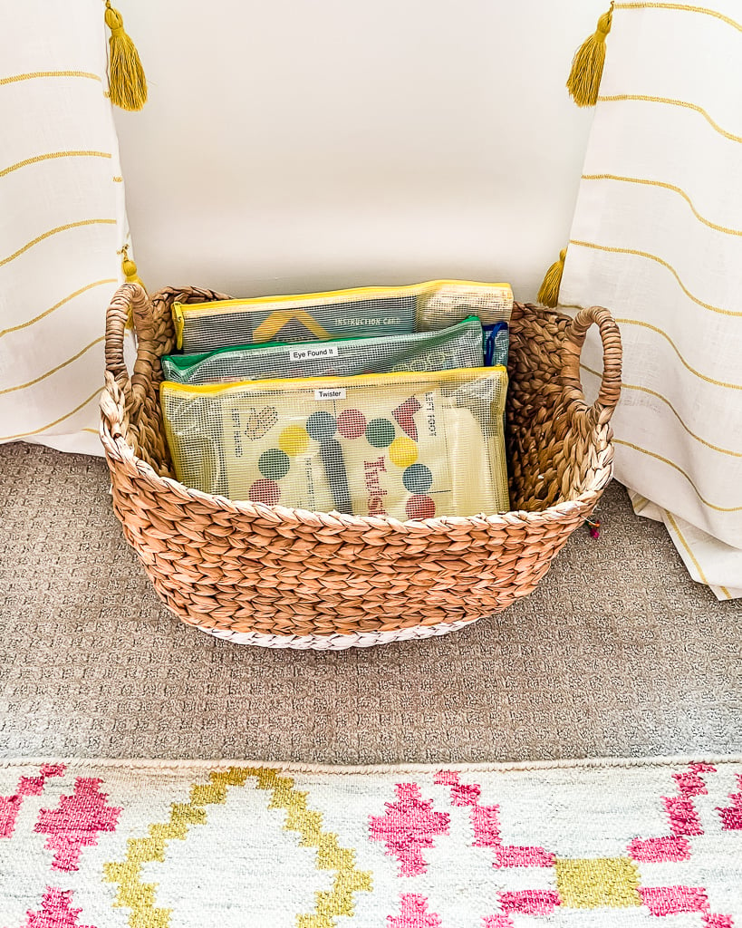 zipper pouches with holding board games