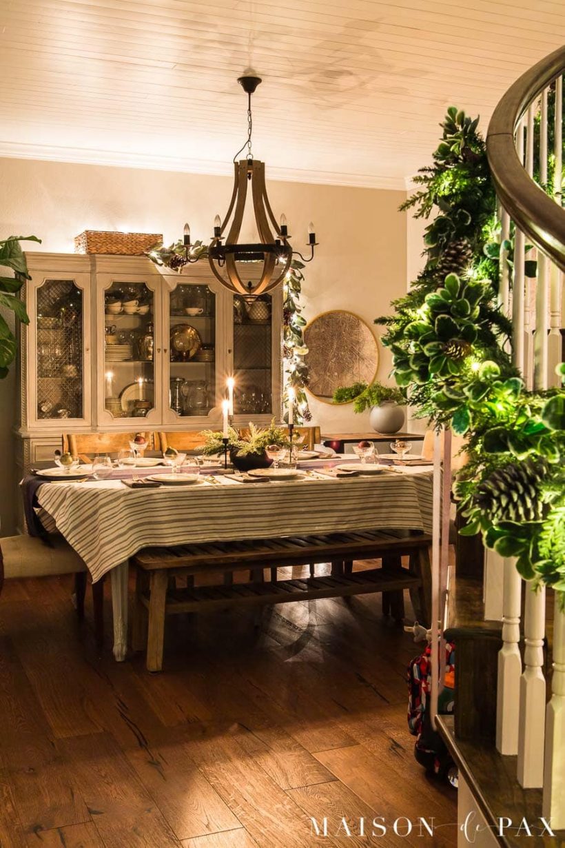 simple dining room Christmas decorations