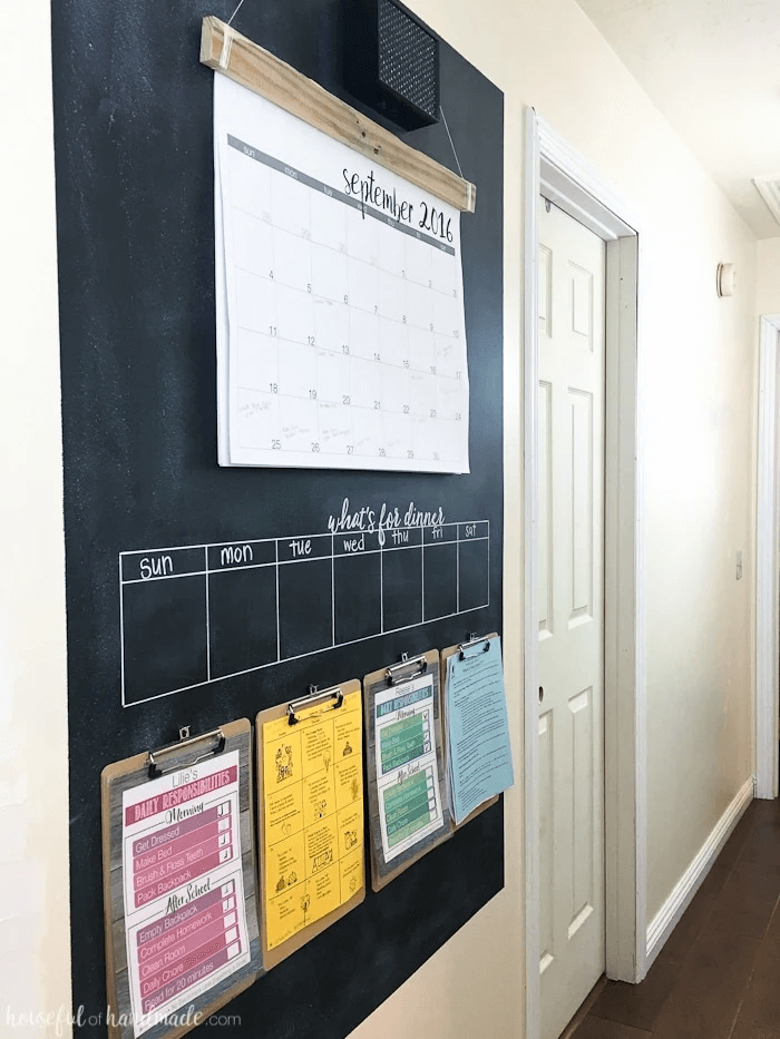 How To Organize Your Big Family With A Chalkboard Wall Calendar - Full  Green Life