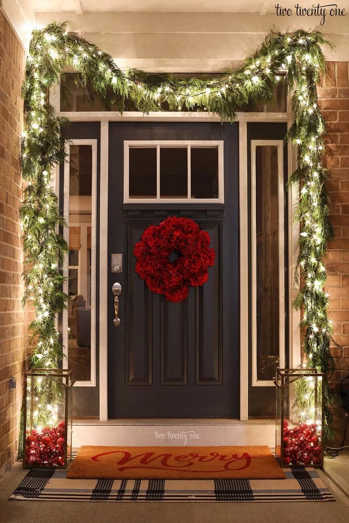 beautifully front porch garland by Two-Twenty-One