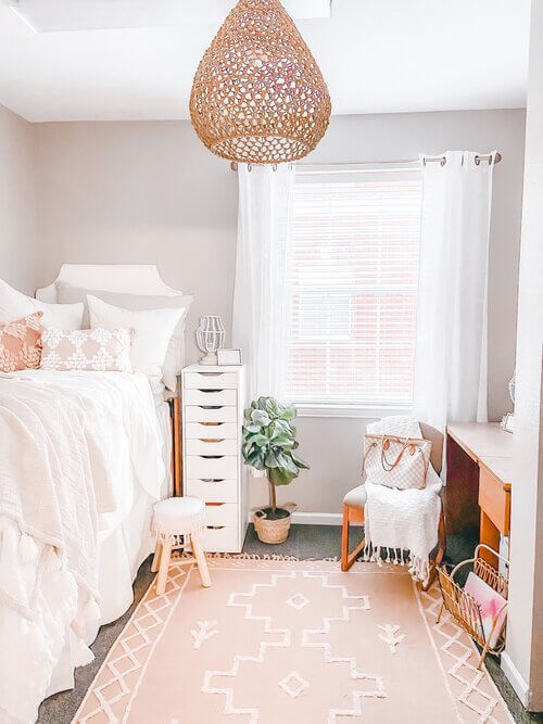 neutral peach dorm room decor 