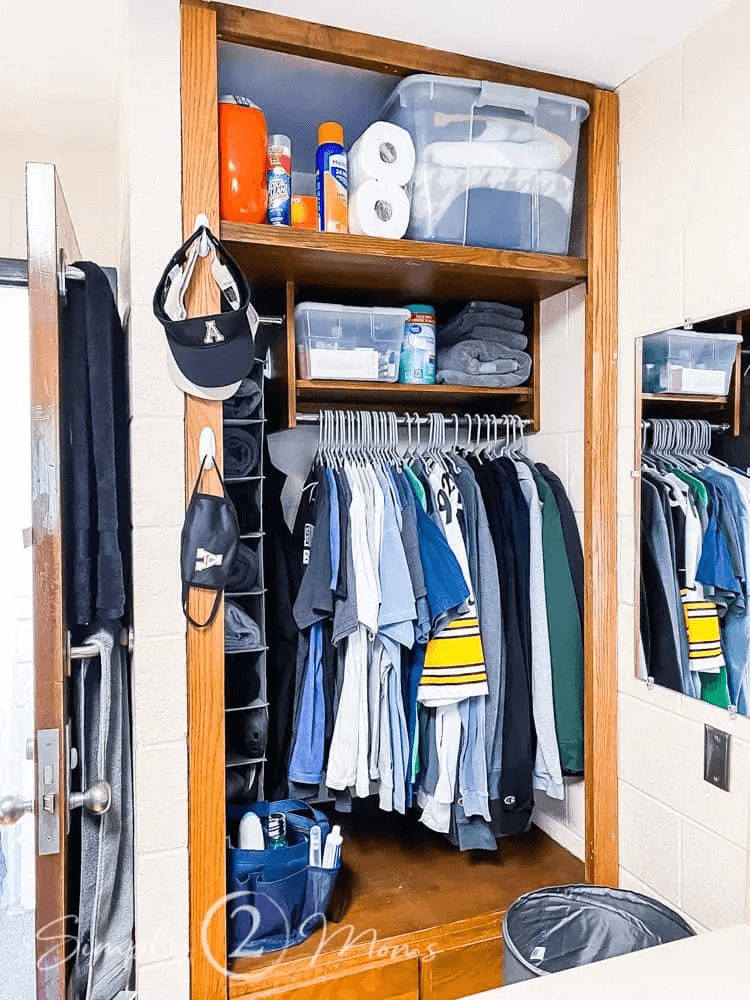 organizied dorm room closet