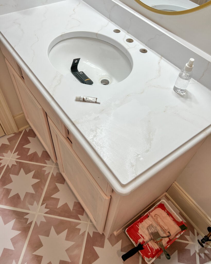 painting bathroom countertop to look like marble