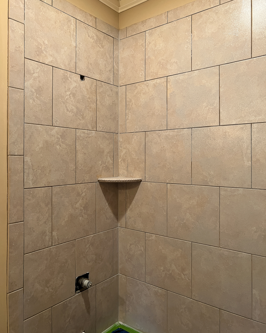 tile shower primed with Eco Prim Grip