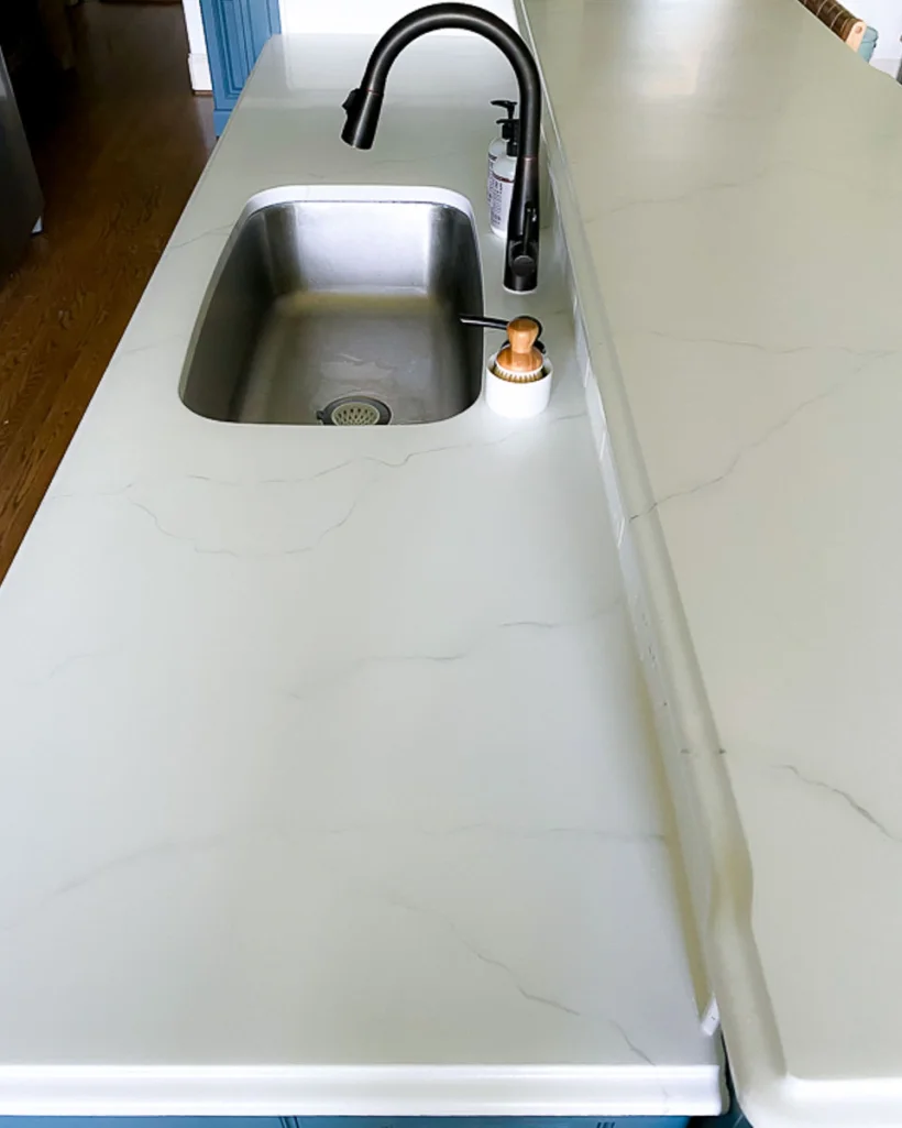 countertops painted to look like honed marble